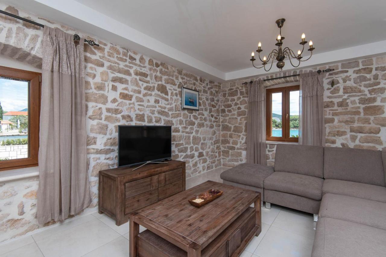 Villa Loviste Paradise Exterior photo